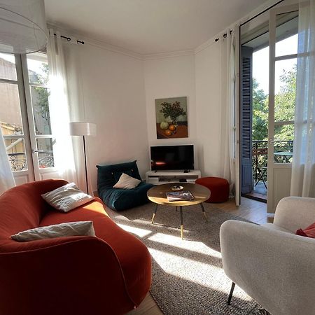 Nimes , Appartement Renove Dans Immeuble Classe. Exteriör bild