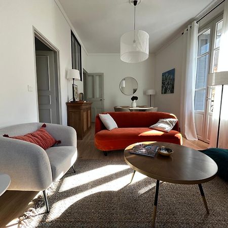 Nimes , Appartement Renove Dans Immeuble Classe. Exteriör bild