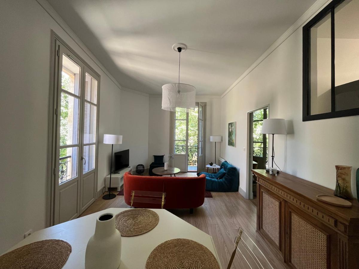Nimes , Appartement Renove Dans Immeuble Classe. Exteriör bild