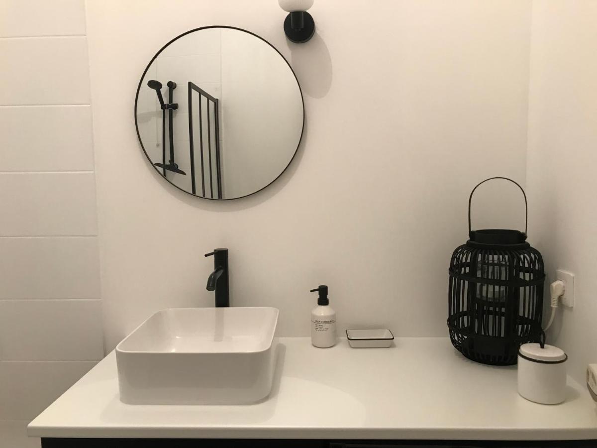 Nimes , Appartement Renove Dans Immeuble Classe. Exteriör bild