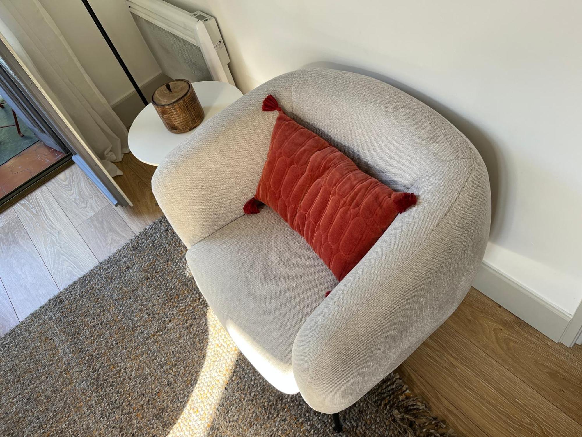 Nimes , Appartement Renove Dans Immeuble Classe. Exteriör bild