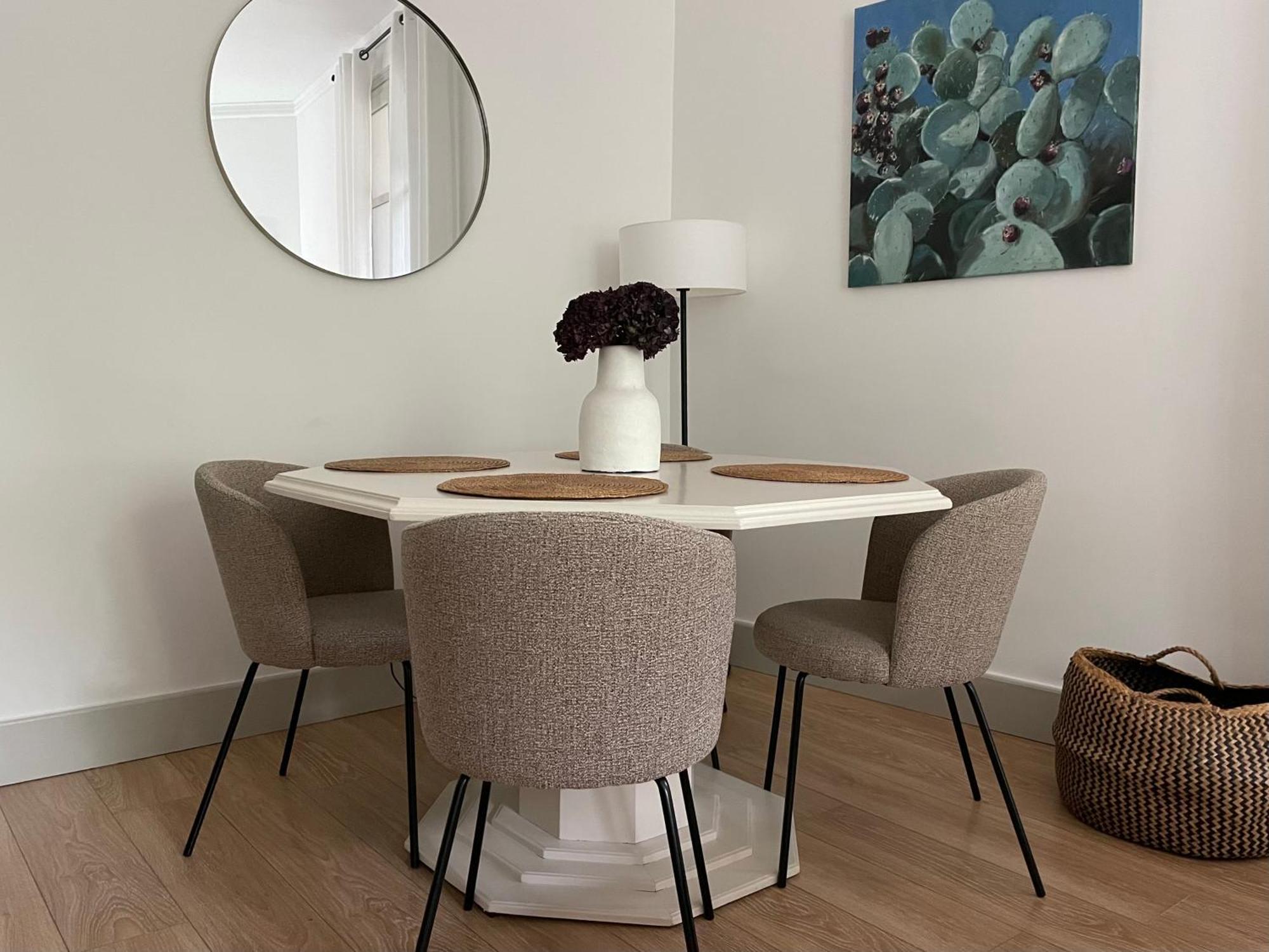 Nimes , Appartement Renove Dans Immeuble Classe. Exteriör bild