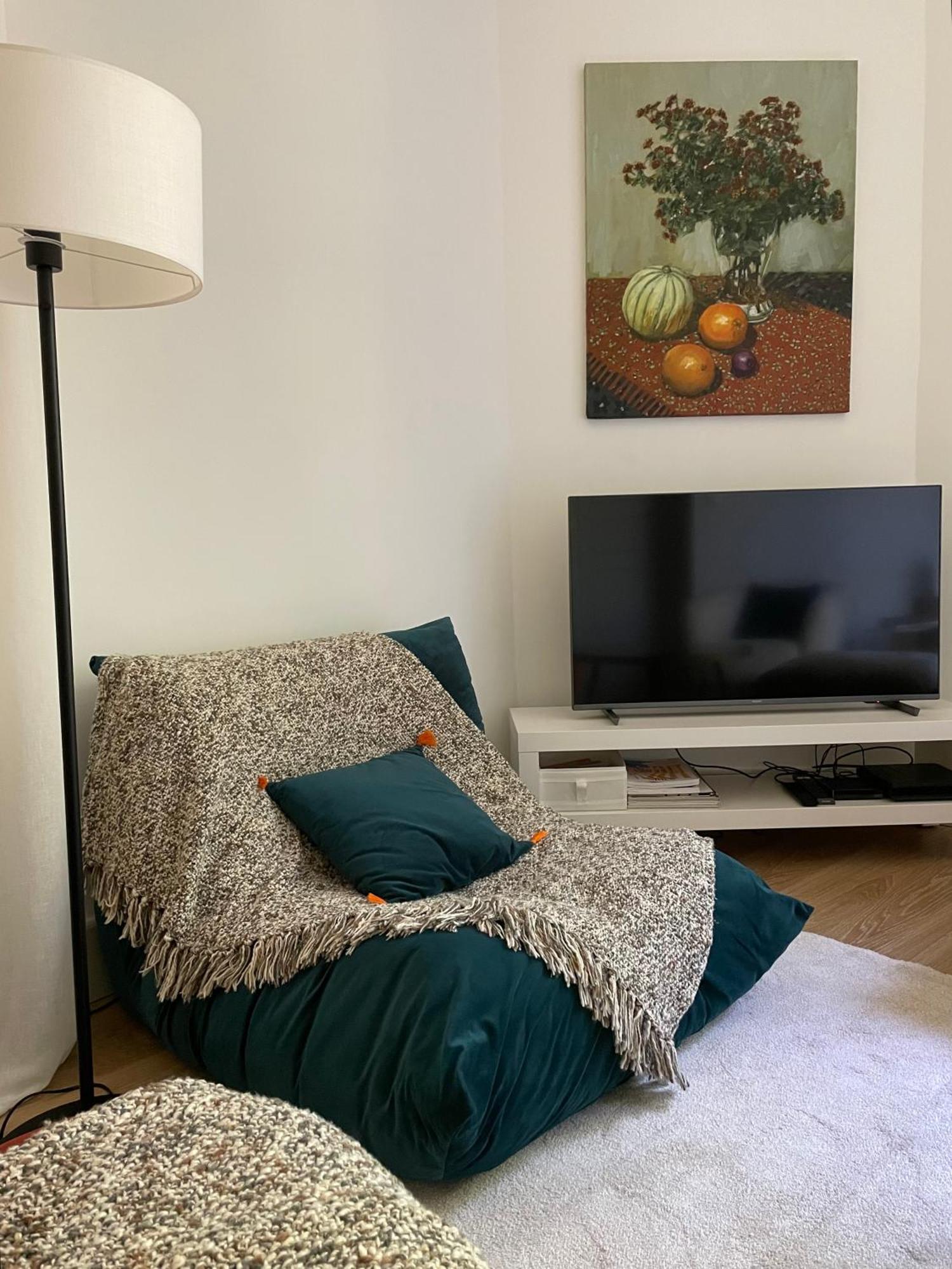 Nimes , Appartement Renove Dans Immeuble Classe. Exteriör bild